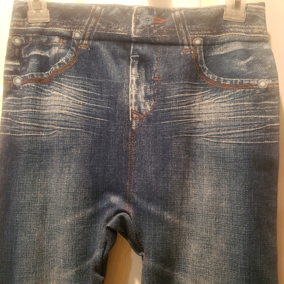 3/$10 Girls blue denim print jeggings - Picture 3 of 5